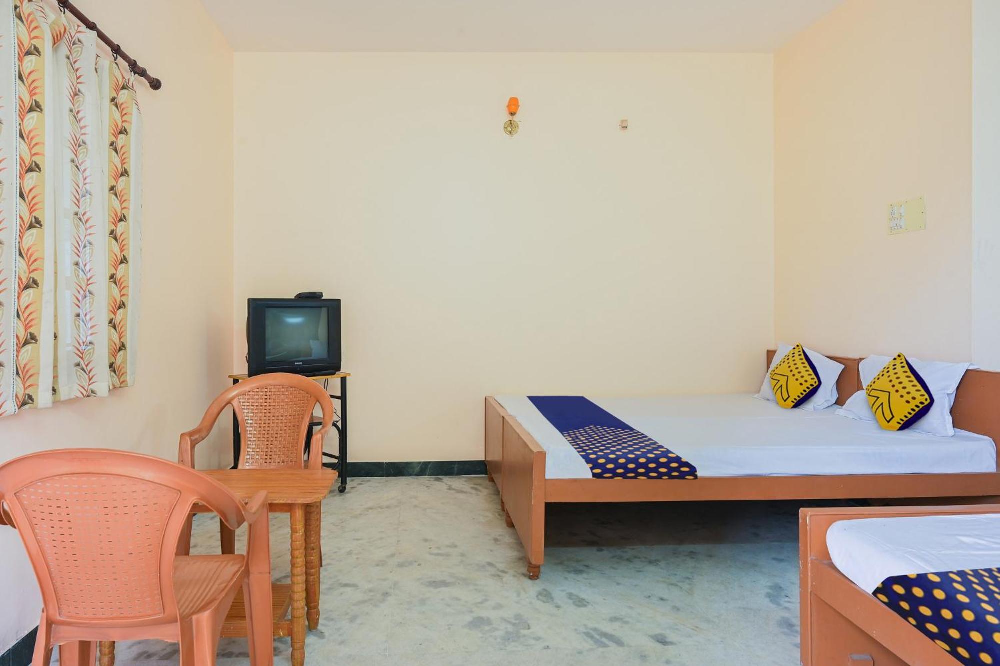 Hotel O Vel Vel Guest House Palni Esterno foto