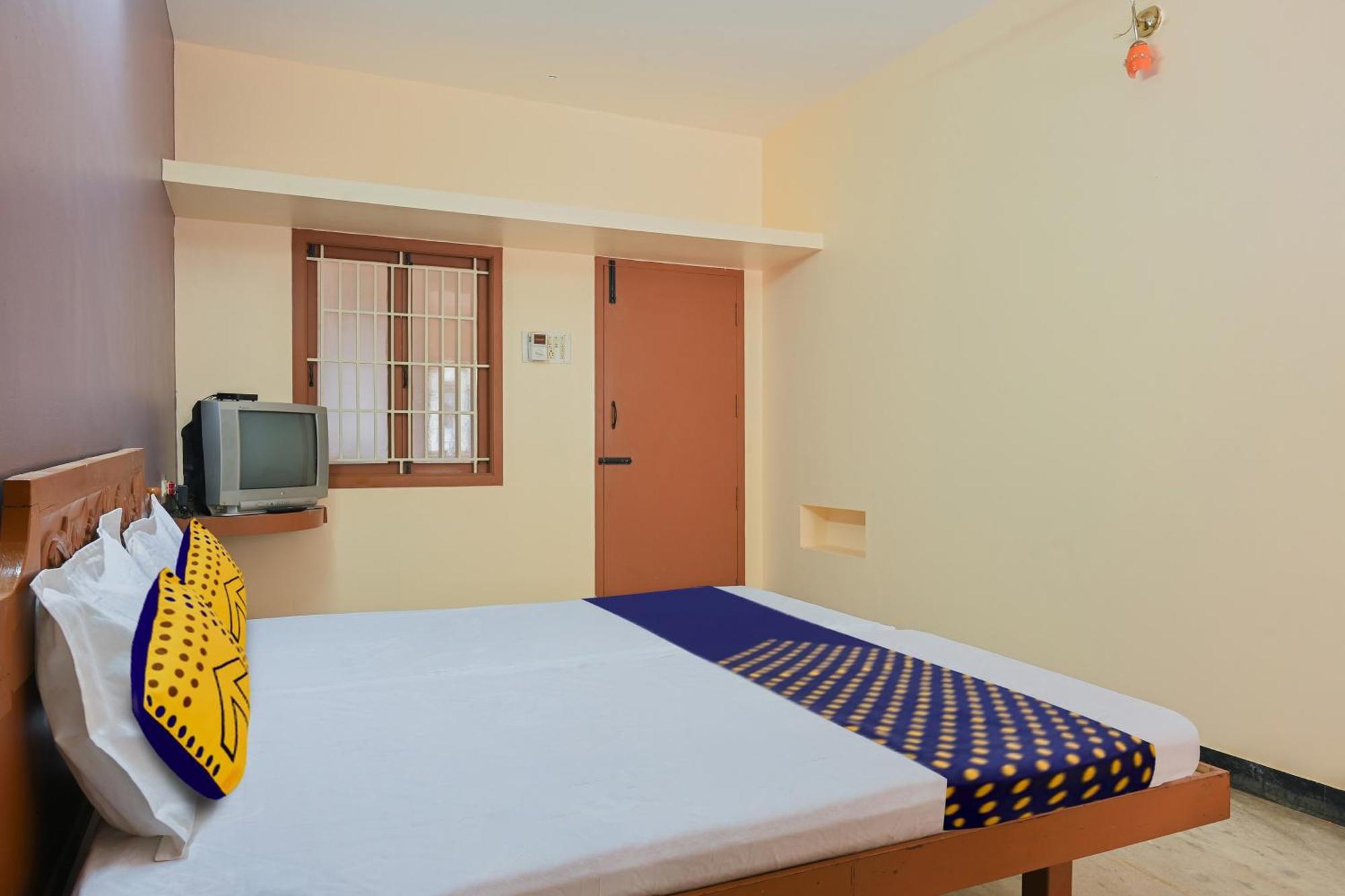 Hotel O Vel Vel Guest House Palni Esterno foto