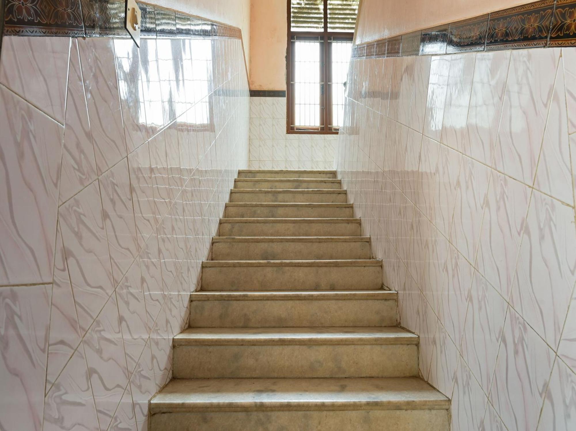 Hotel O Vel Vel Guest House Palni Esterno foto